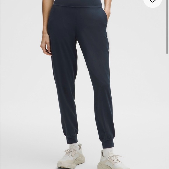 Lululemon Athletica Navy Blue Joggers Never worn - Picture 1 of 2